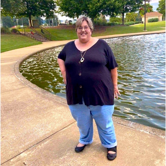 Meet your Posher, Juli - Picture 1 of 2